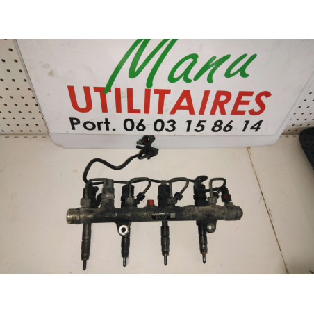 4 injecteurs + rampes Trafic II 1.9L DCI Ref : 8200330912
