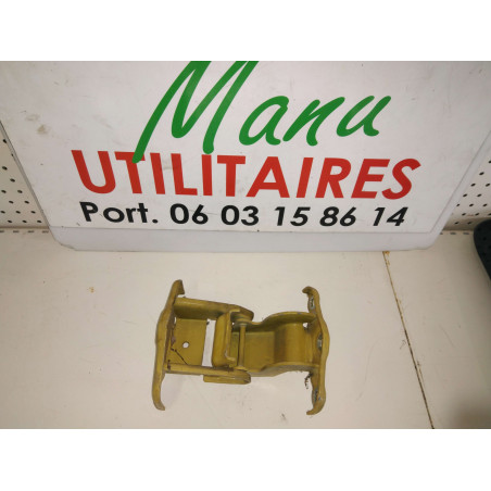 charnière de porte Trafic II 1.9L DCI inférieure arrière droit Ref : 66379