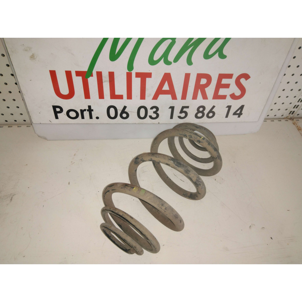 ressort Trafic II 1.9L DCI arrière gauche  Ref : 