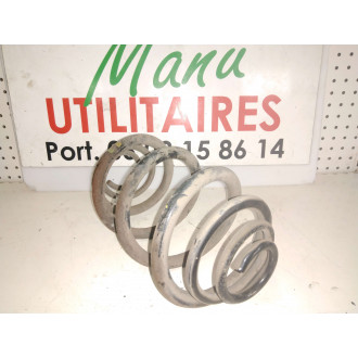 ressort Trafic II 1.9L DCI arrière droit  Ref : 