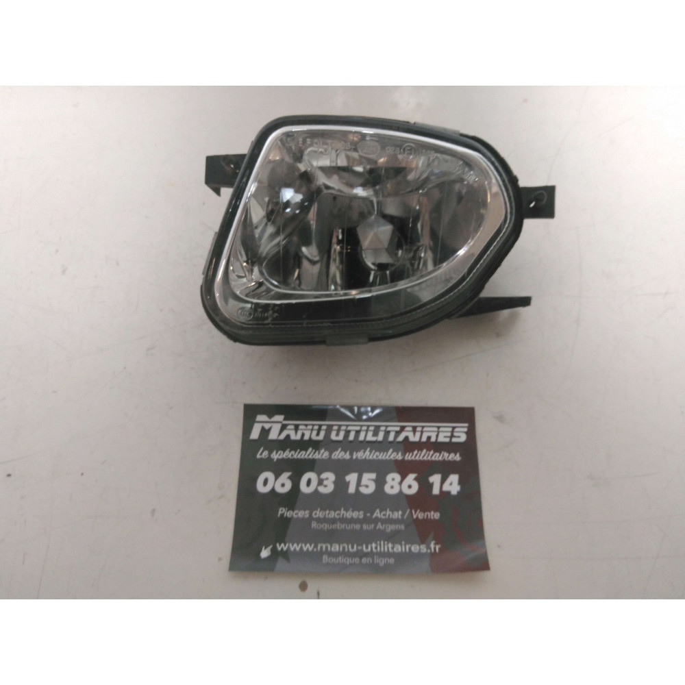 feu antibrouillard Sprinter avant gauche  Ref : 8424445189465