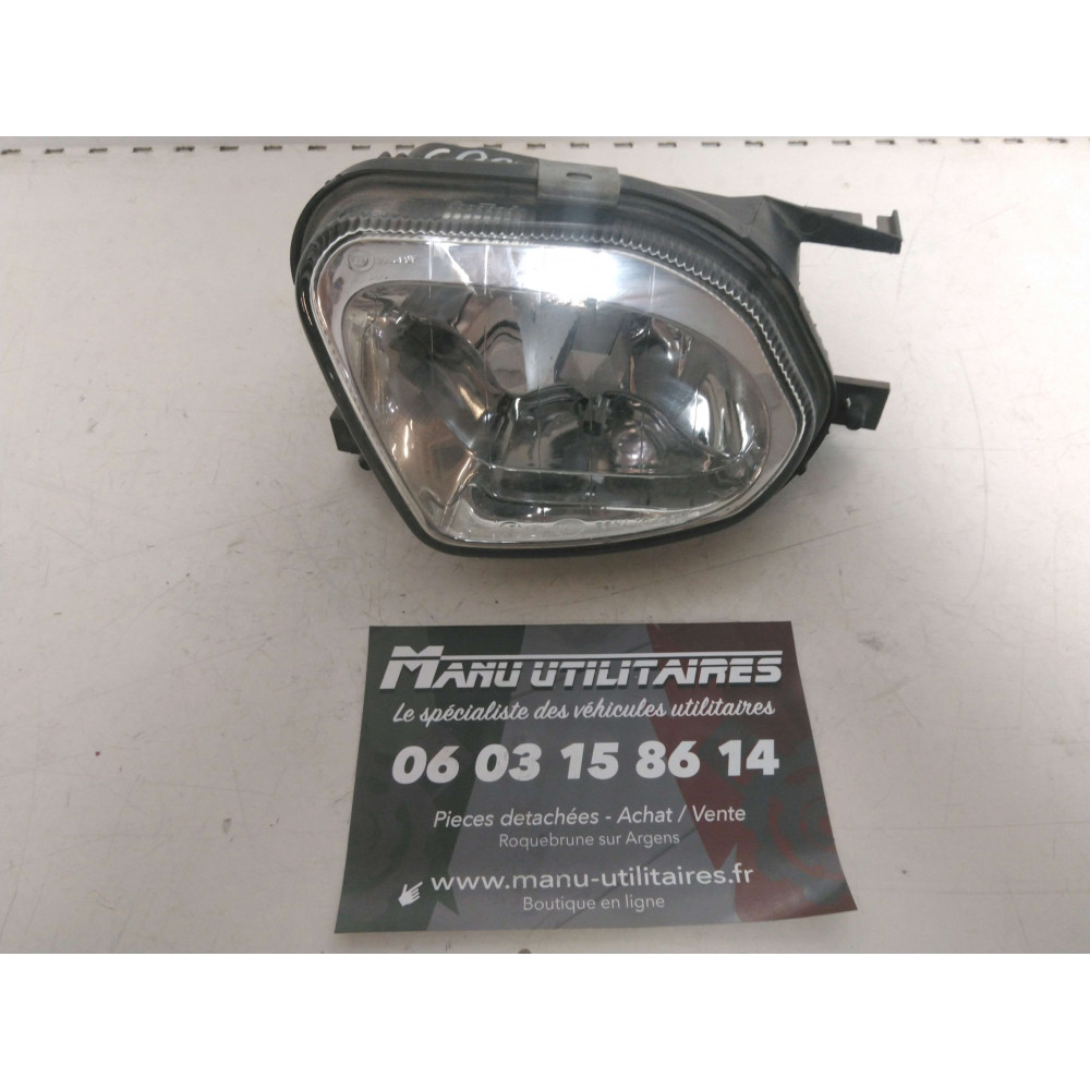 feu antibrouillard Sprinter avant droit  Ref : 8424445189465