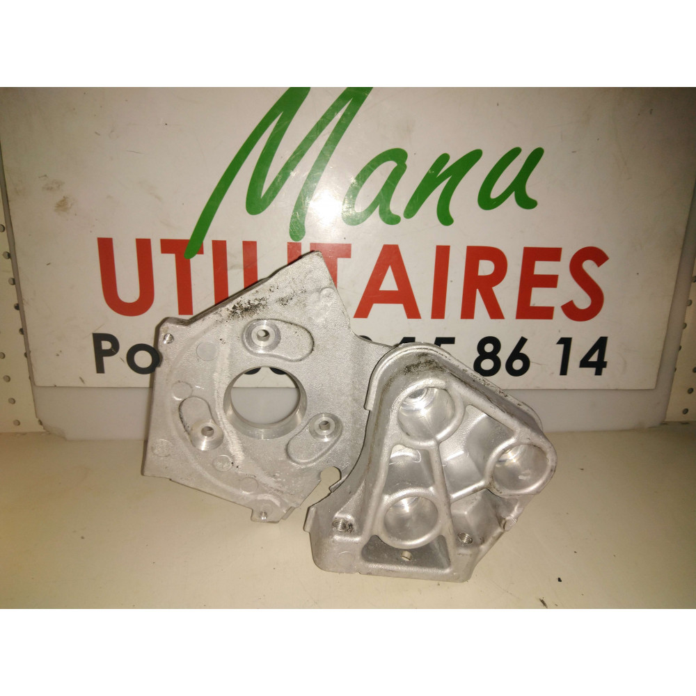 support moteur pompe injection trafic II  Ref : 8200619372