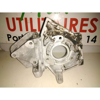 support moteur pompe injection trafic II  Ref : 8200619372