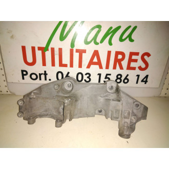 support moteur pompe injection trafic II  Ref : 8200527320