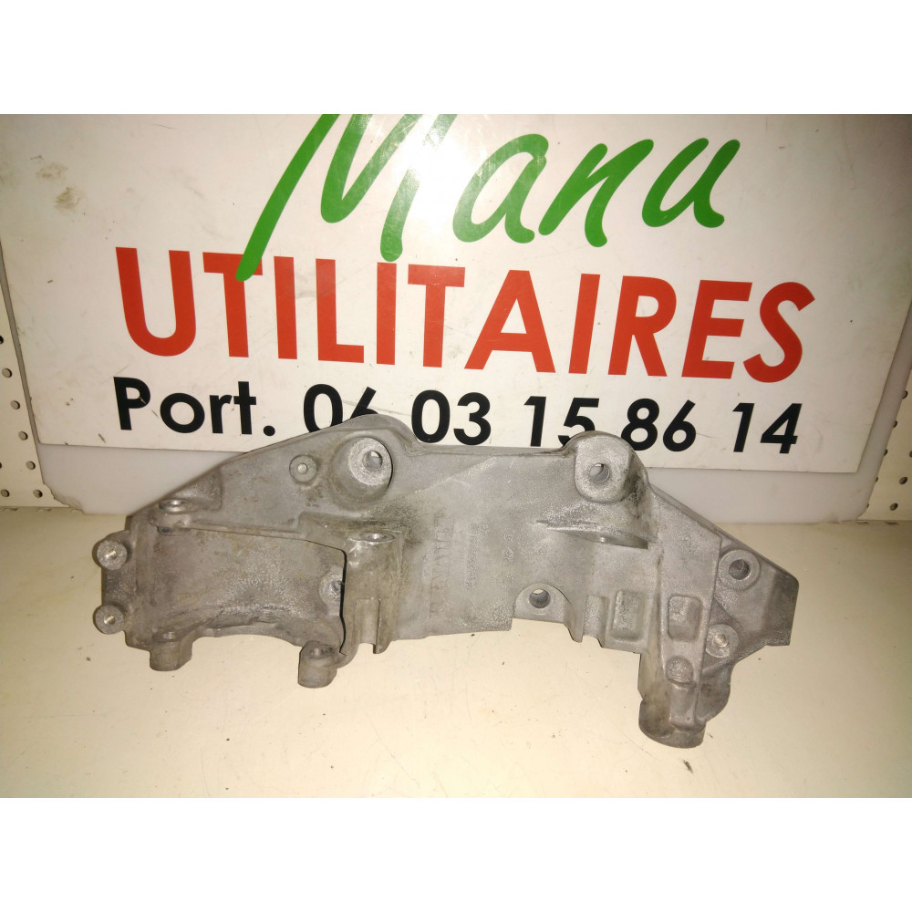 support moteur pompe injection trafic II  Ref : 8200527320