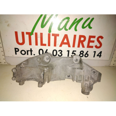 support moteur pompe injection trafic II  Ref : 8200527320