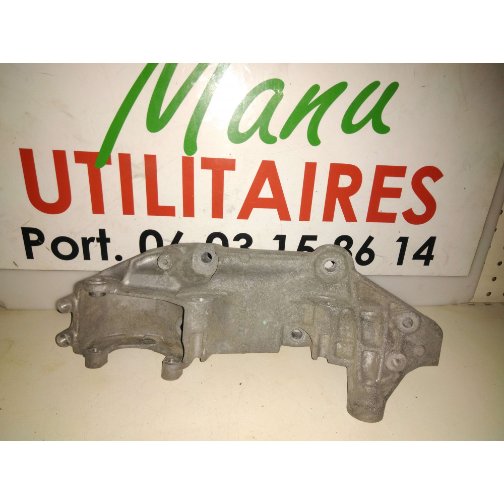 support moteur pompe de DA Master Ref : 8200881264