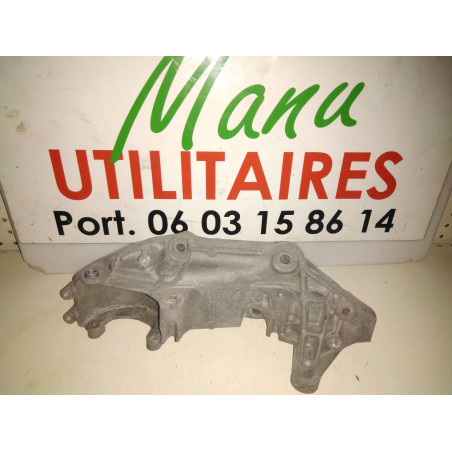 support moteur pompe de DA Master III  Ref : 117103585R