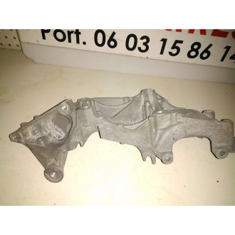 support moteur pompe de DA Master III  Ref : 117103585R