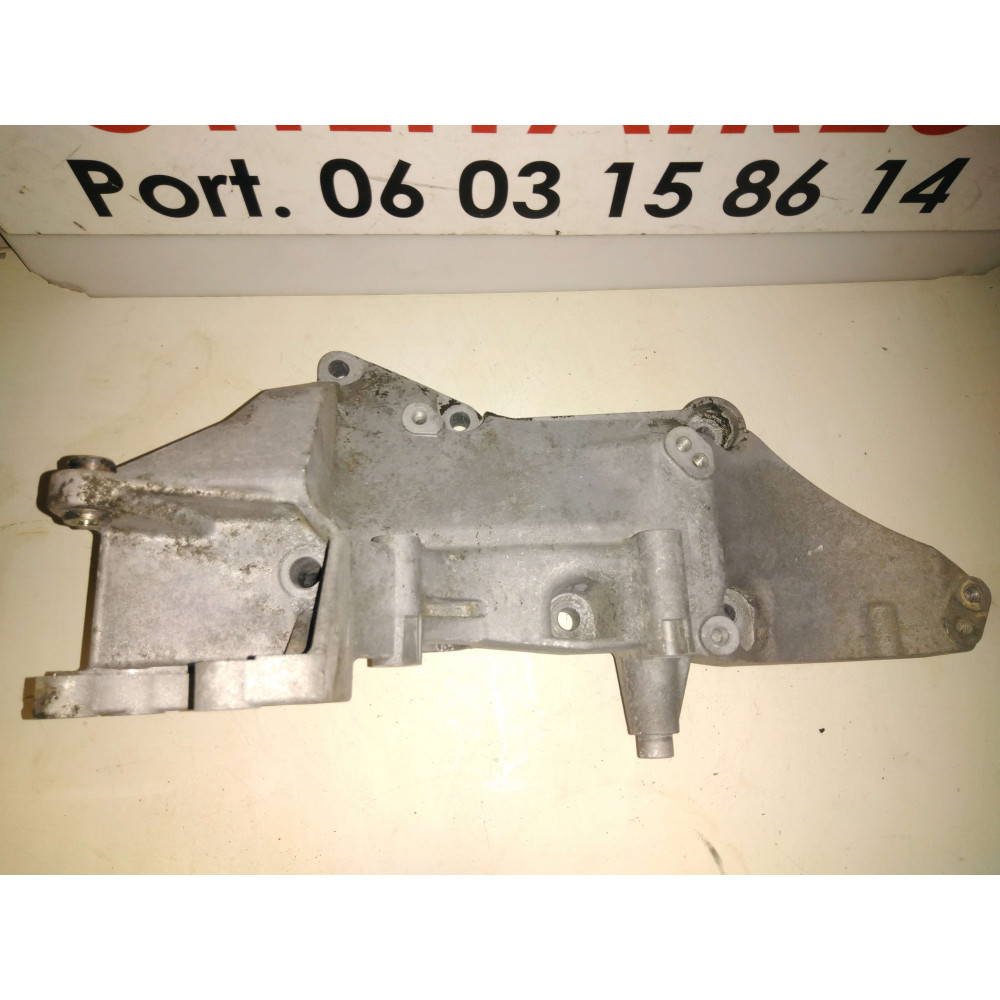 support moteur pompe de DA Trafic II Vivaro  Ref : 8200183234