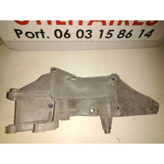 support moteur pompe de DA Trafic II Vivaro  Ref : 8200183234