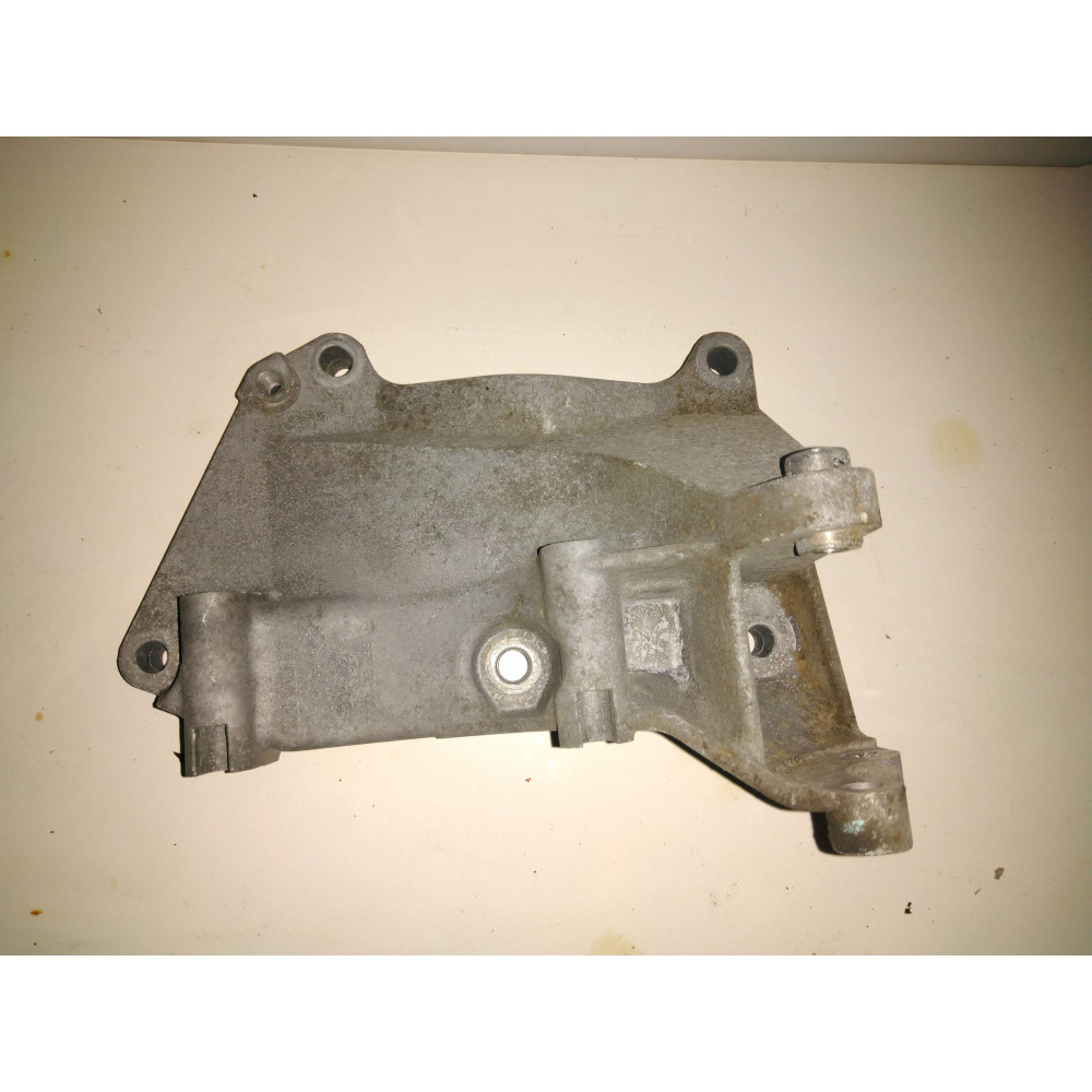 support moteur alternateur Trafic II  Ref : 7700113199