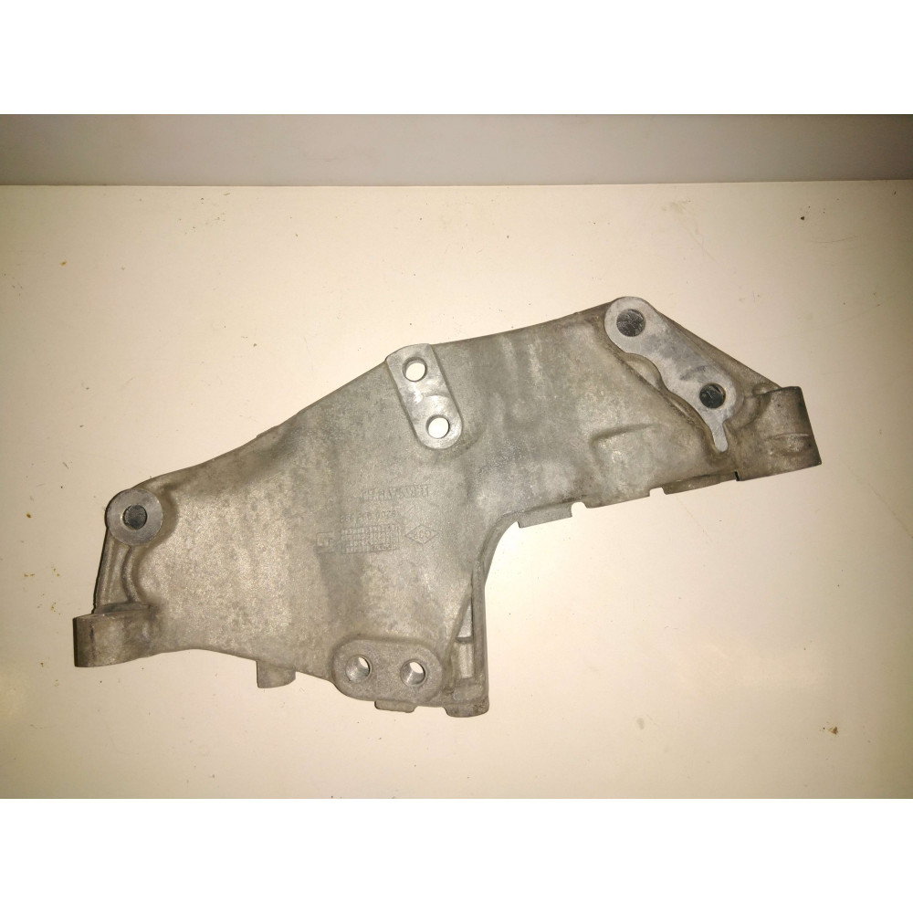 support moteur Trafic avant droit Ref : 8200399938