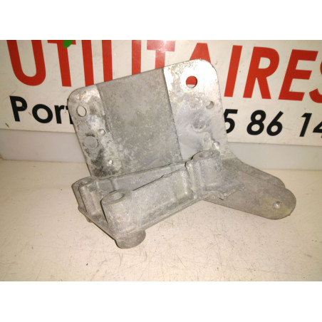 support moteur Master II  Ref : 8200072227