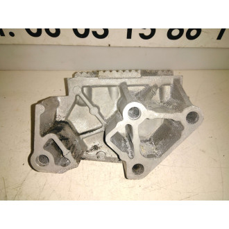 support moteur Master II  Ref : 7700312867