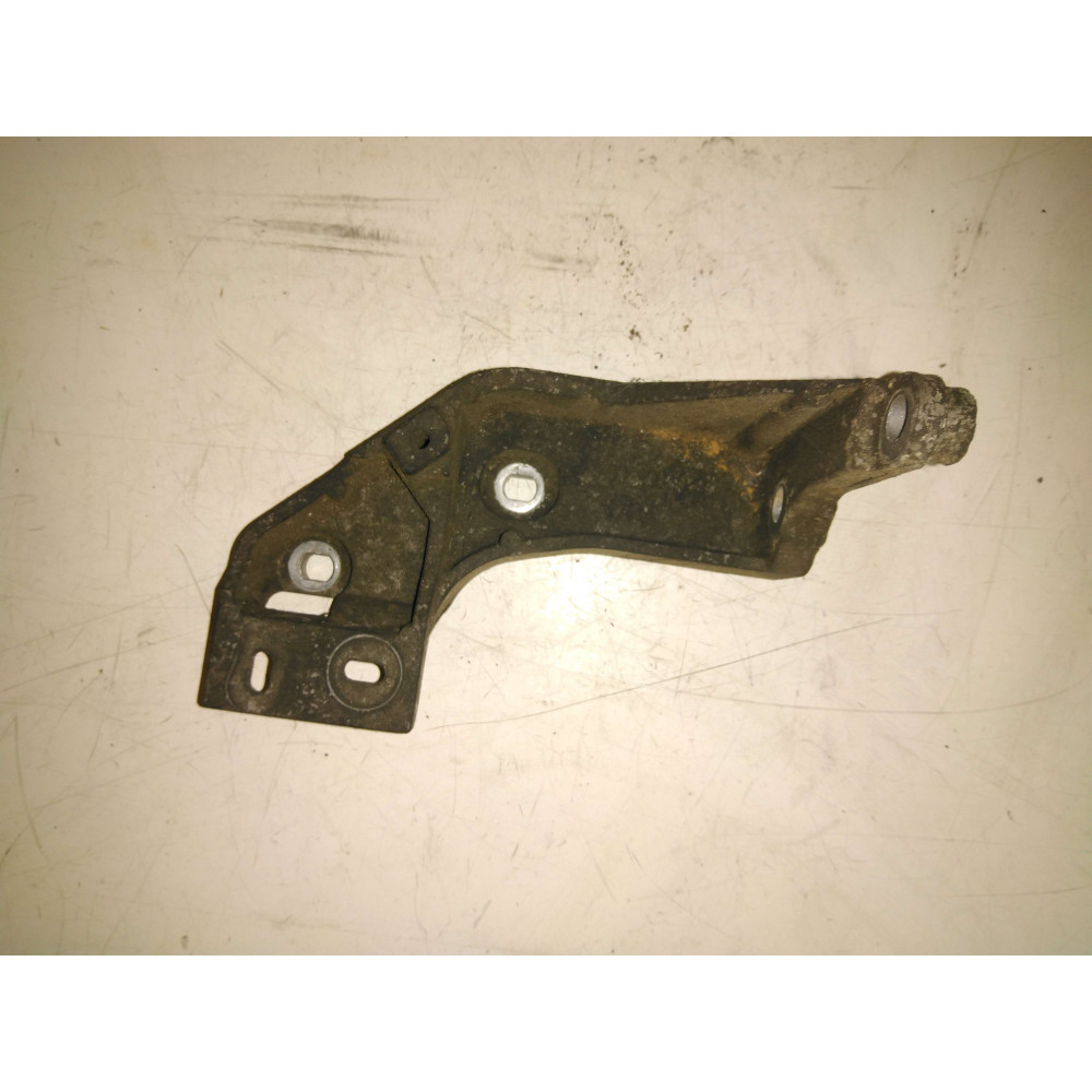 support moteur trafic  Ref : 8200443154