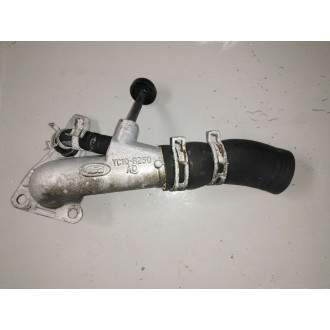 pipe à eau transit 2.4L Ref : YC1Q8250AD