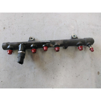 rampe d'injecteurs trafic 1.9L Ref : 8200330912