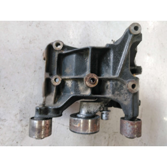 support alternateur berlingo 1.9L Ref : 96354600