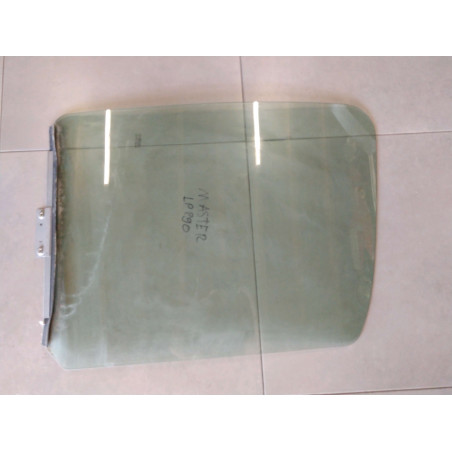 vitre Master 2.2L DCI avant droite  Ref : 