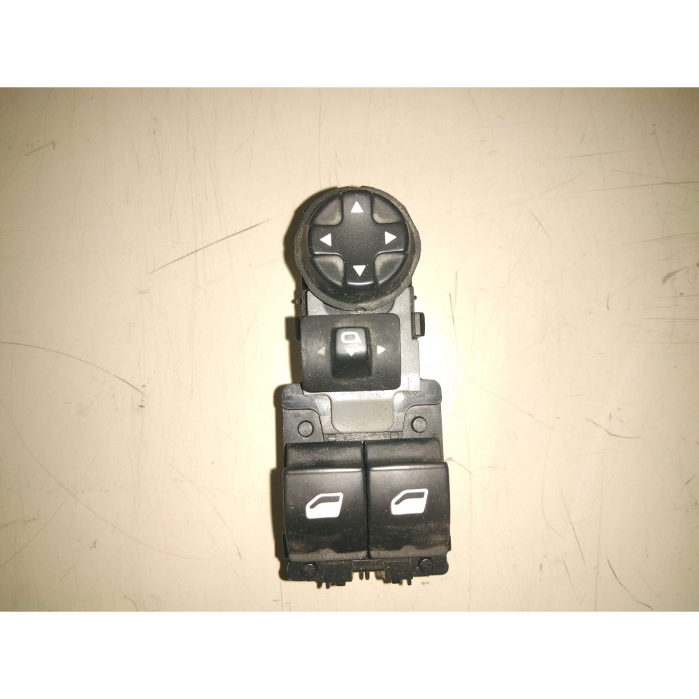 boutons lève vitre Jumpy III 2.0HDI 2018 avant gauche Ref : 96784561ZD