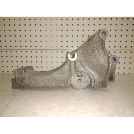 Support moteur Trafic Primastar Vivaro 01-06  Ref : 7700113199