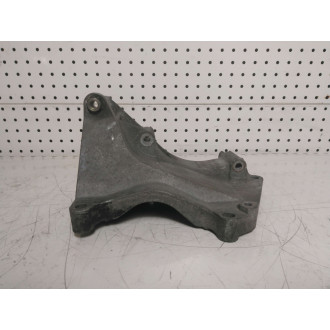 Support moteur Trafic Primastar Vivaro 01-06  Ref : 7700113199