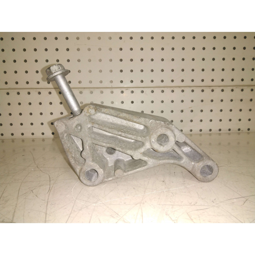 Support moteur Trafic Primastar Vivaro 06-14  Ref : 93853921