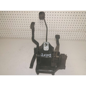 Pédalier Boxer Ducato Jumper 94-02 Ref : 1335042080