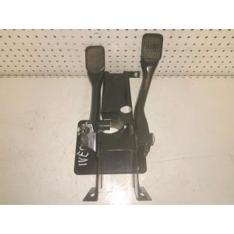 Pédalier Iveco 89-99 Ref : pédalieriveco