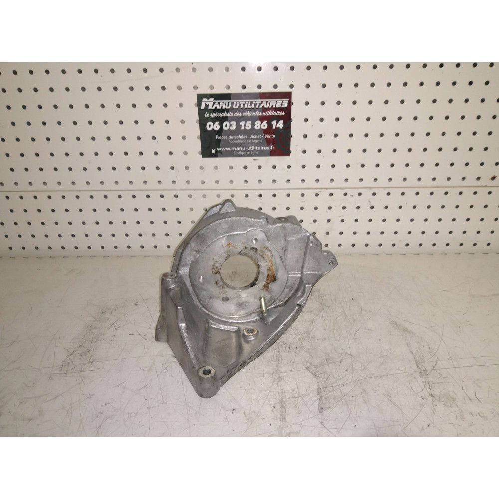 support de pompe a injection Peugeot boxer 2,8l Ref : 96389217