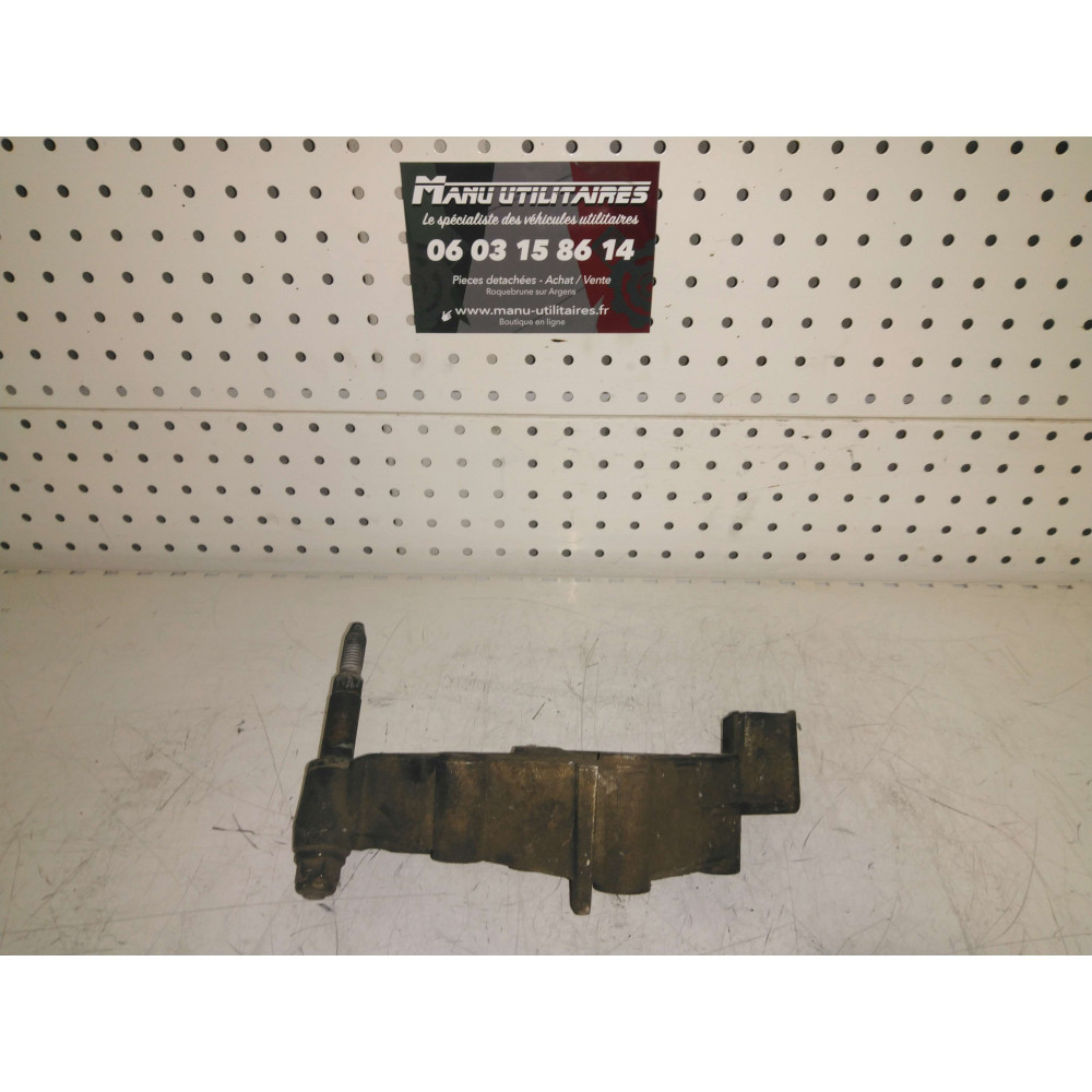 support boite de vitesse Renault Kangoo 1,9 dci  Ref : 7700415097