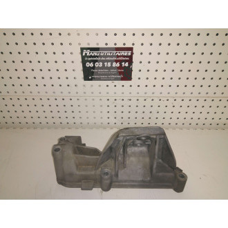 support moteur Iveco 2,3l HPI Ref : 500376593