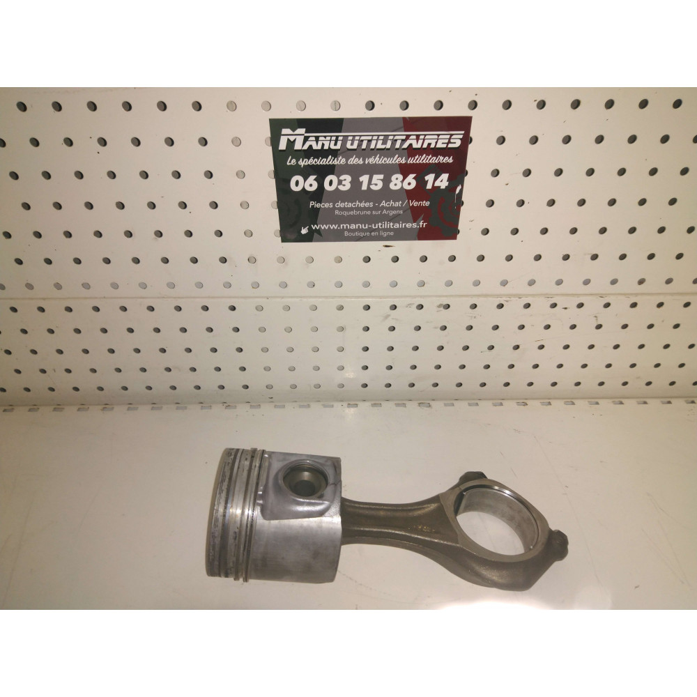 Piston Iveco 2,3 l HPI Ref : 