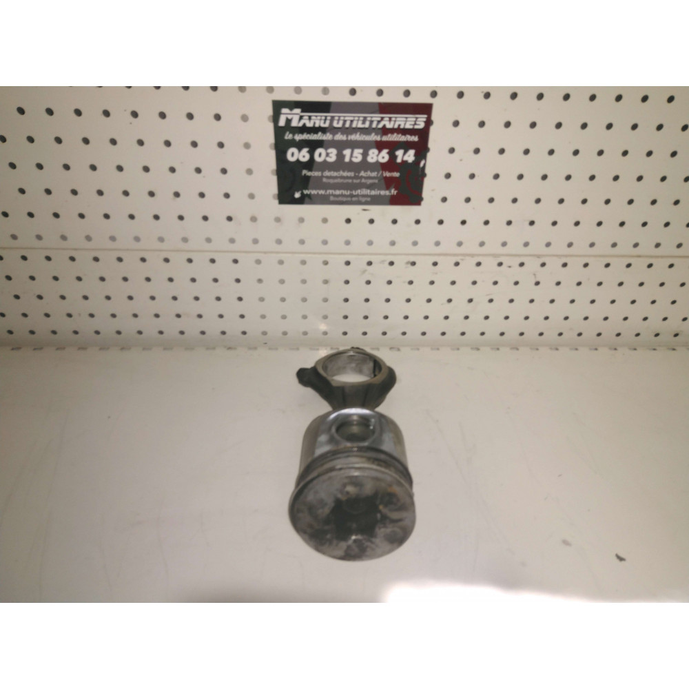 piston Iveco 2,3l HPI Ref : 
