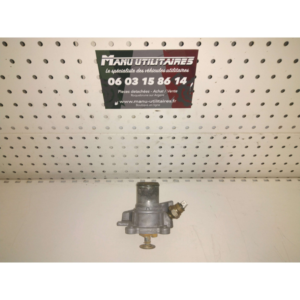 boitier thermostat Iveco 2,3 l HPI  Ref : 504013931