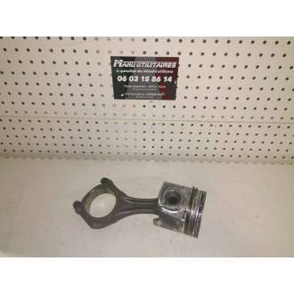 piston Iveco 2,3 L HPI  Ref : 