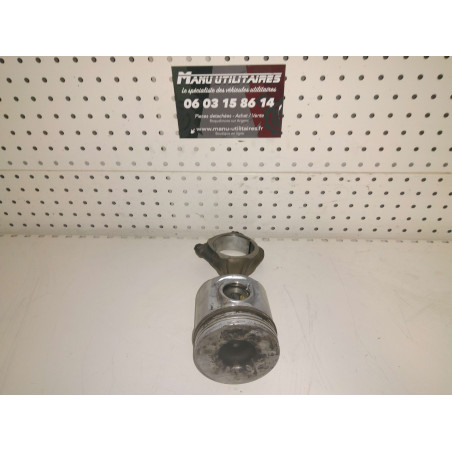 piston Iveco 2,3 L HPI  Ref : 