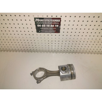 piston Iveco 2,3 L HPI  Ref : 