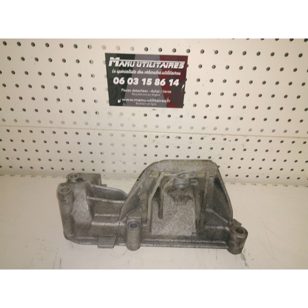 support moteur Iveco 2,3l HPI  Ref : 500376599