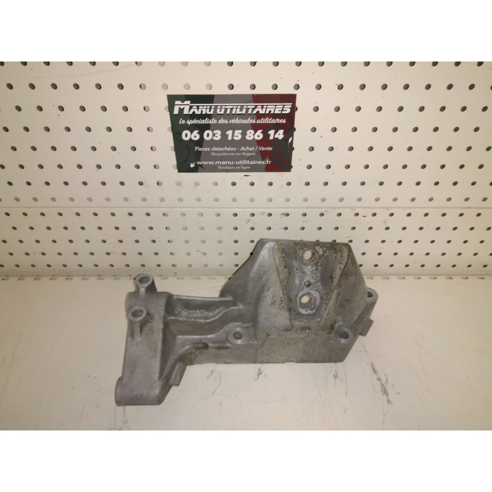 support moteur Iveco 2,3 L HPI  Ref : 500376601