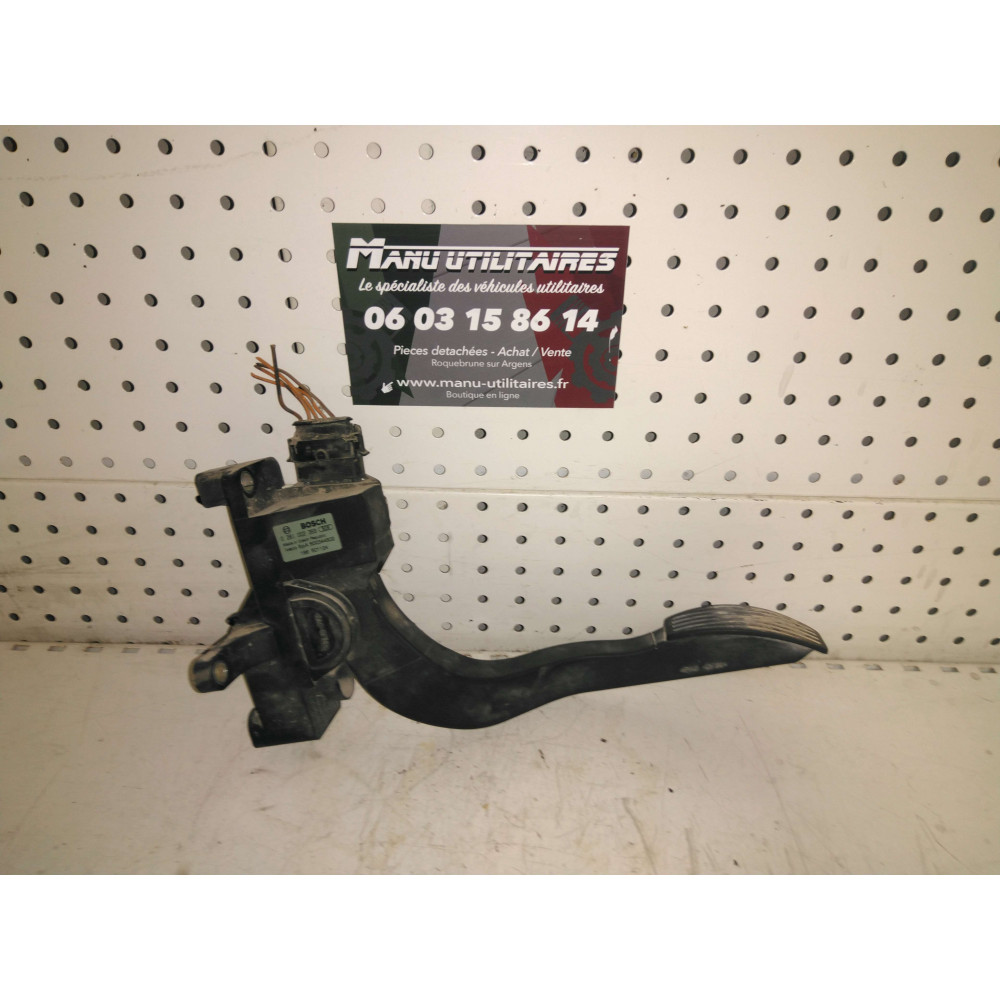 pédale d'accélérateur iveco Ref : 0281002359