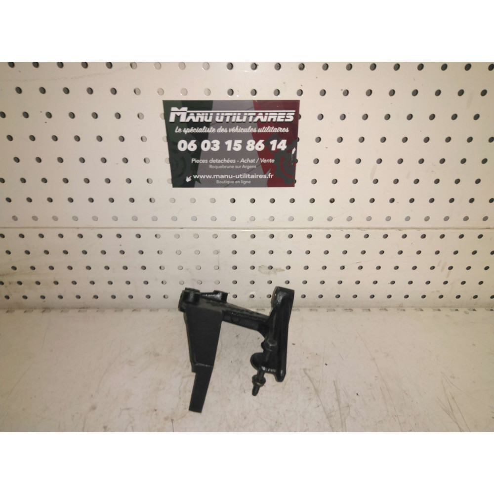 support pompe de direction assistée Renault trafic