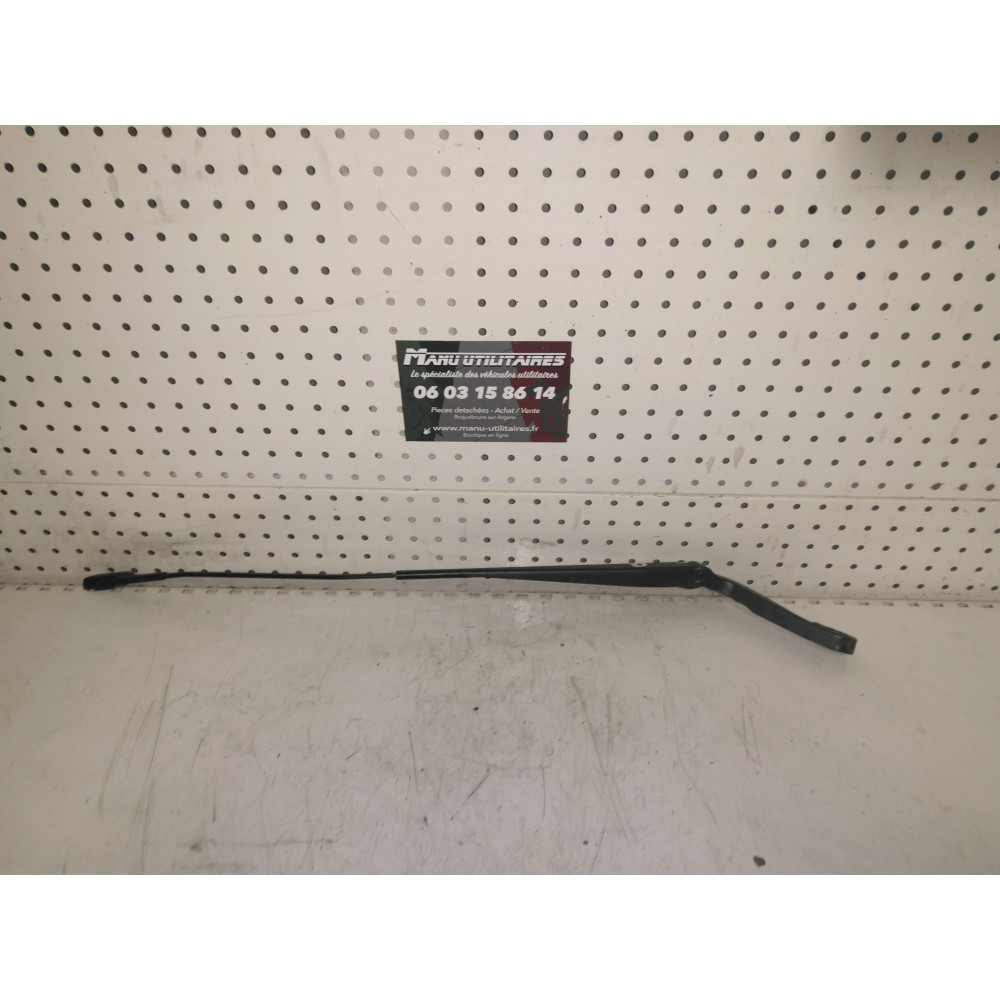 bras d'essuie glace boxer 3 avant droit  Ref : 