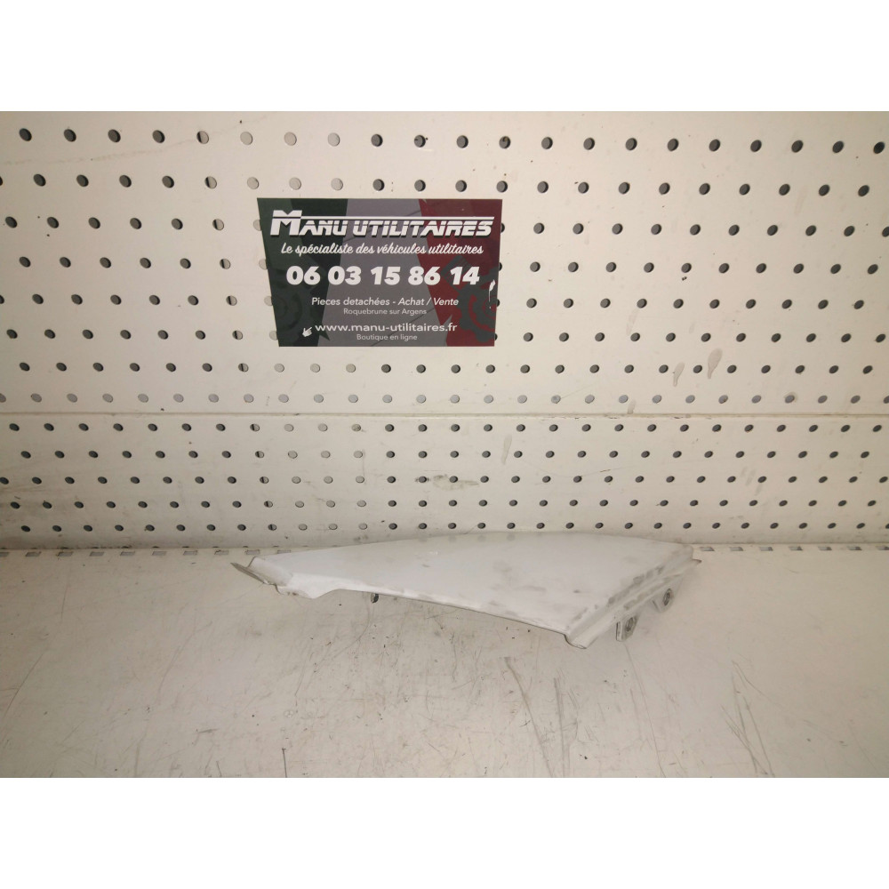moulure sous phare Peugeot boxer 3 gauche  Ref : 1306531070