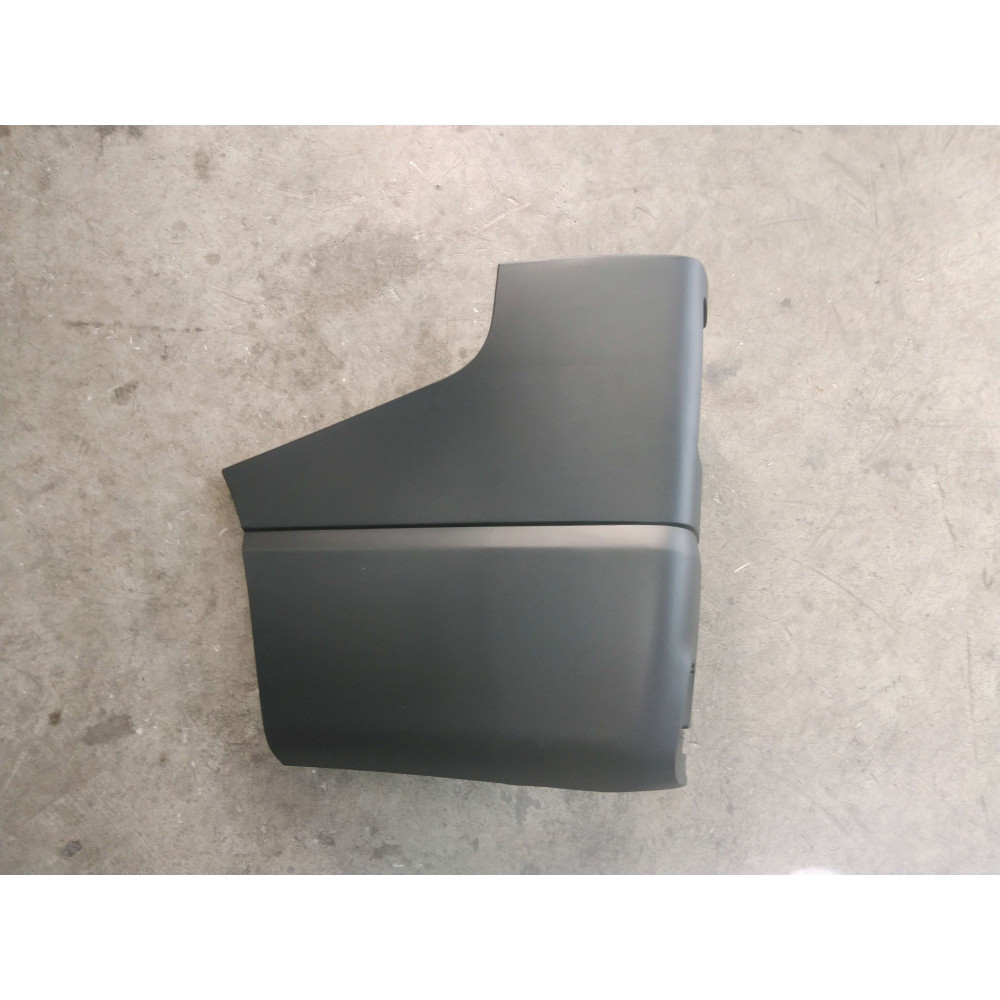 pare choc arrière gauche trafic III Ref : 