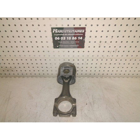 piston moteur Iveco 2,8  Ref : 