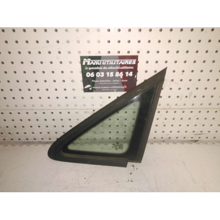 vitre triangulaire avant caddy 04/10 Ref : 43R-001057