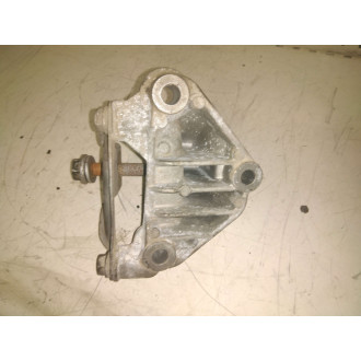 support moteur trafic 2,0 dci  Ref : 8200292833
